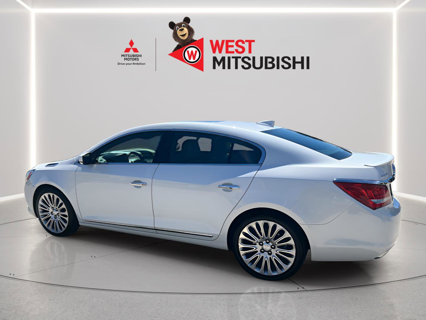 Used 2016 Buick LaCrosse Premium w/ Driver Confidence Package #1 FWD image 8