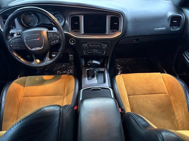 Used 2022 Dodge Charger R/T w/ Plus Group RWD image 2