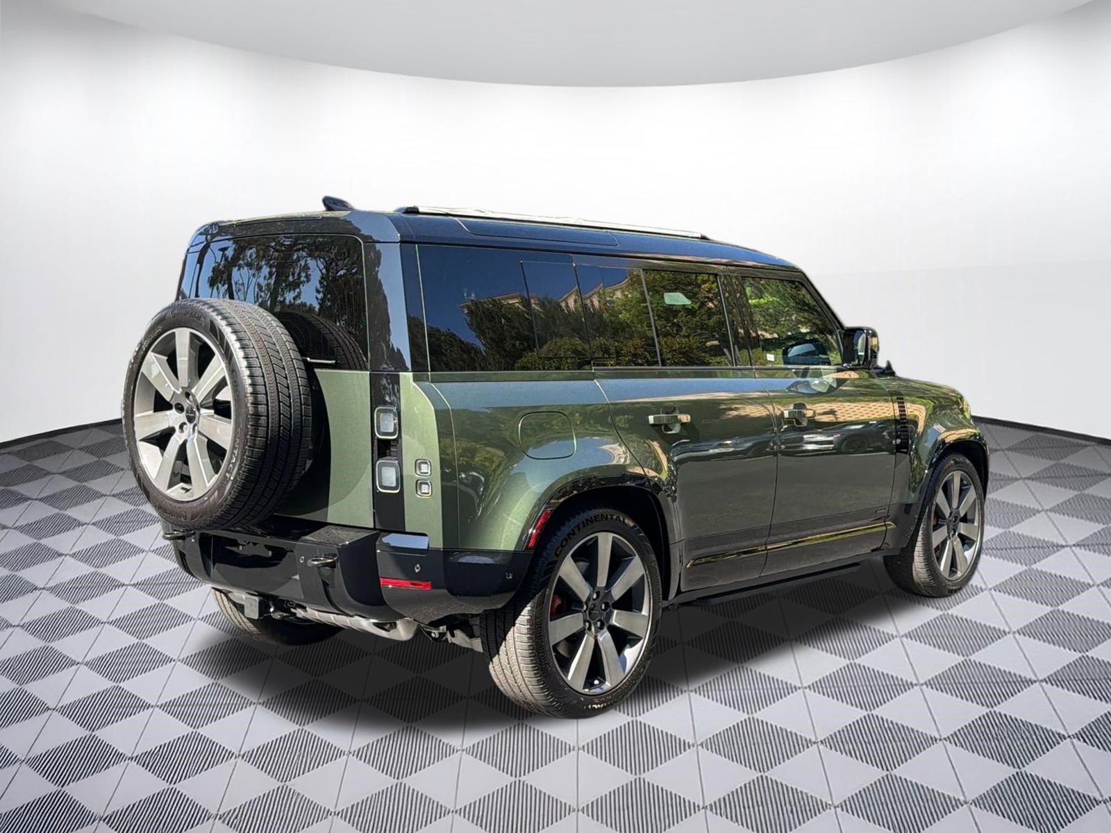New 2026 Land Rover Defender 110 X AWD/4WD image 9