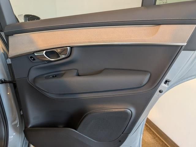 New 2026 Volvo XC90 T8 Plus w/ Protection Package Premier image 27