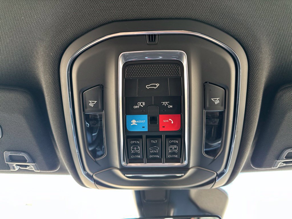 Used 2022 Jeep Grand Cherokee Trailhawk w/ ADV Protech Group II AWD/4WD image 41