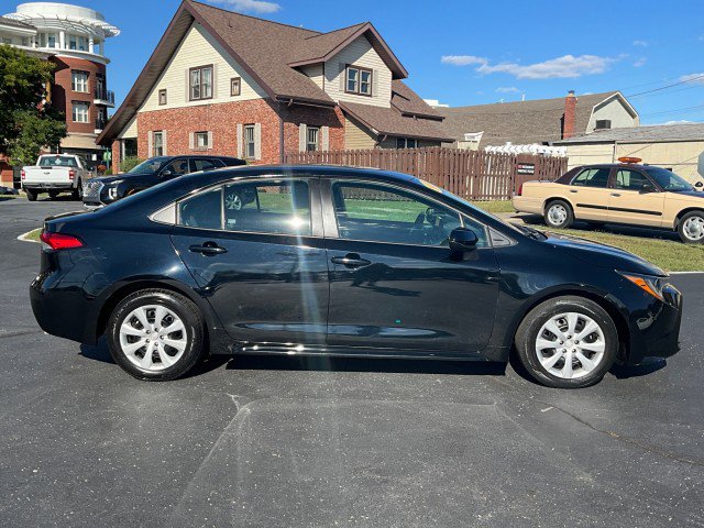 Used 2023 Toyota Corolla LE image 8