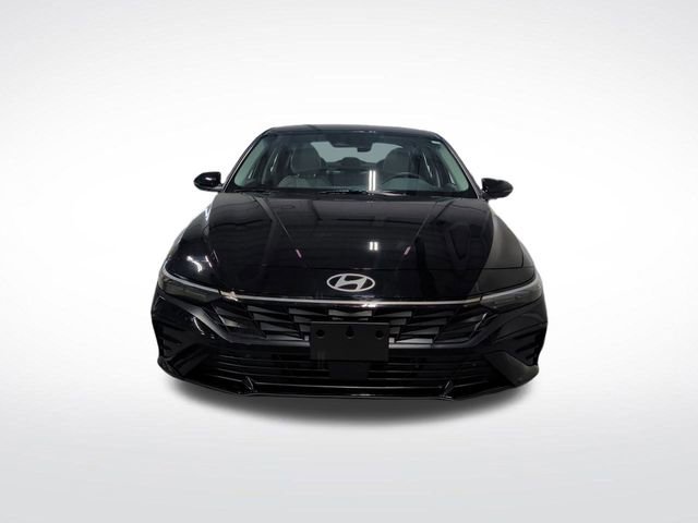 Certified 2025 Hyundai Elantra Limited image 12