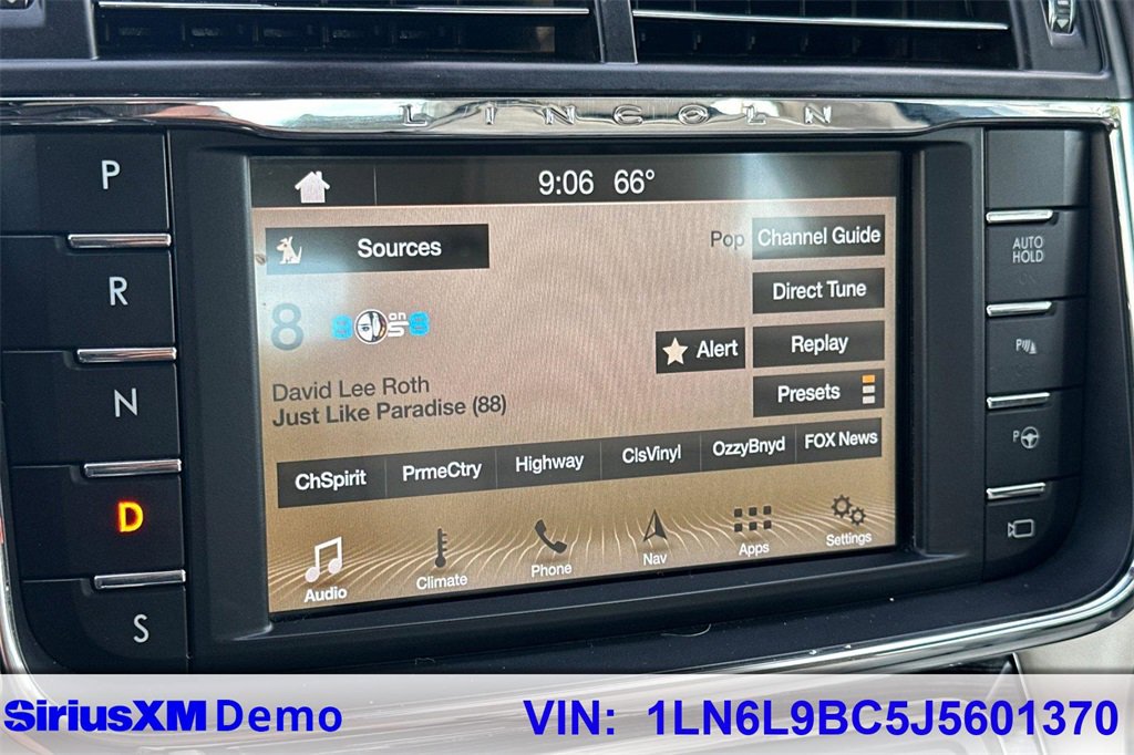 Used 2018 Lincoln Continental Black Label w/ Rear-seat Package image 31