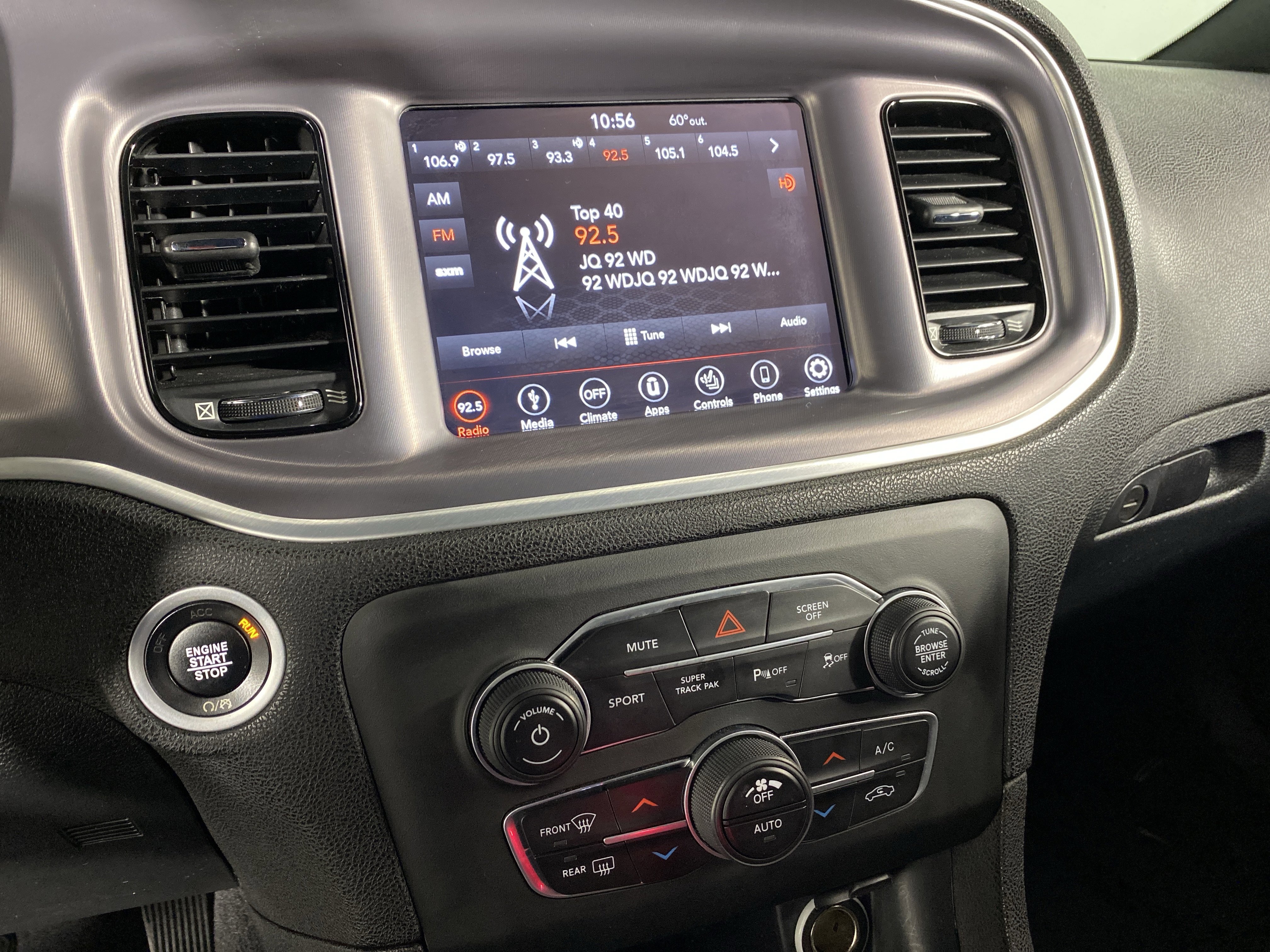 Used 2019 Dodge Charger SXT w/ Blacktop Package image 28