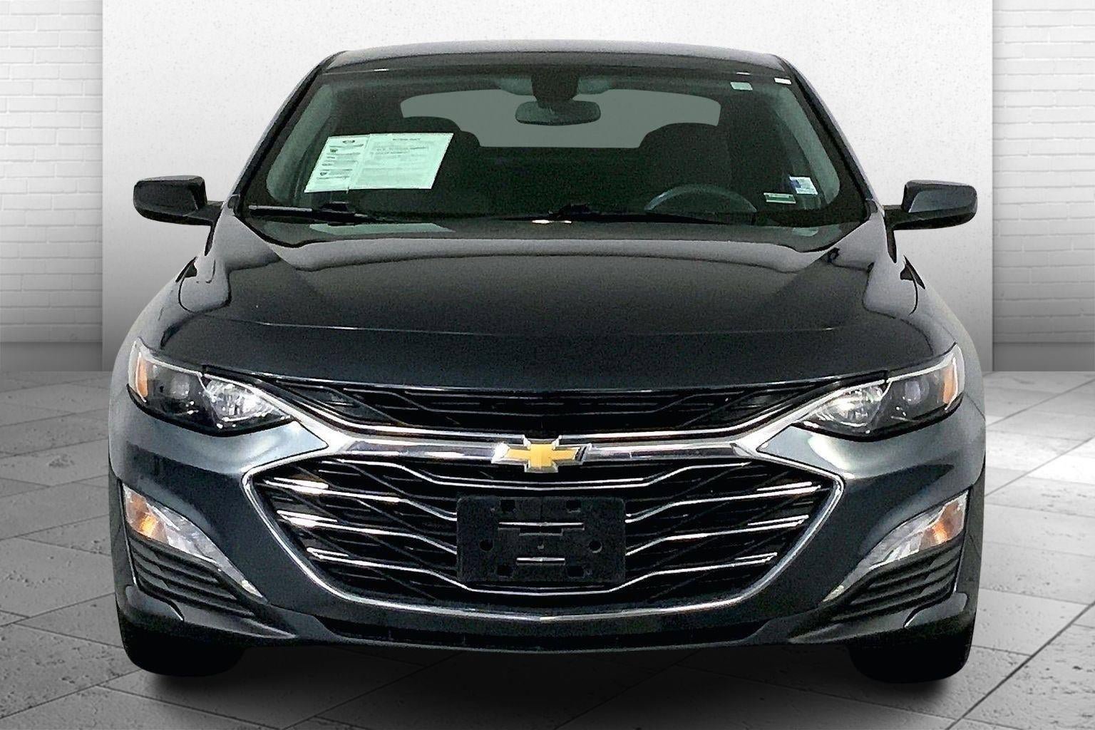 Used 2021 Chevrolet Malibu LT image 2