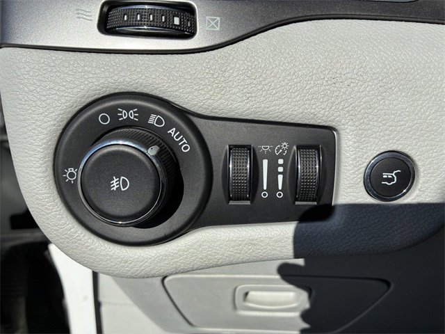 Used 2019 Jeep Cherokee Limited image 22