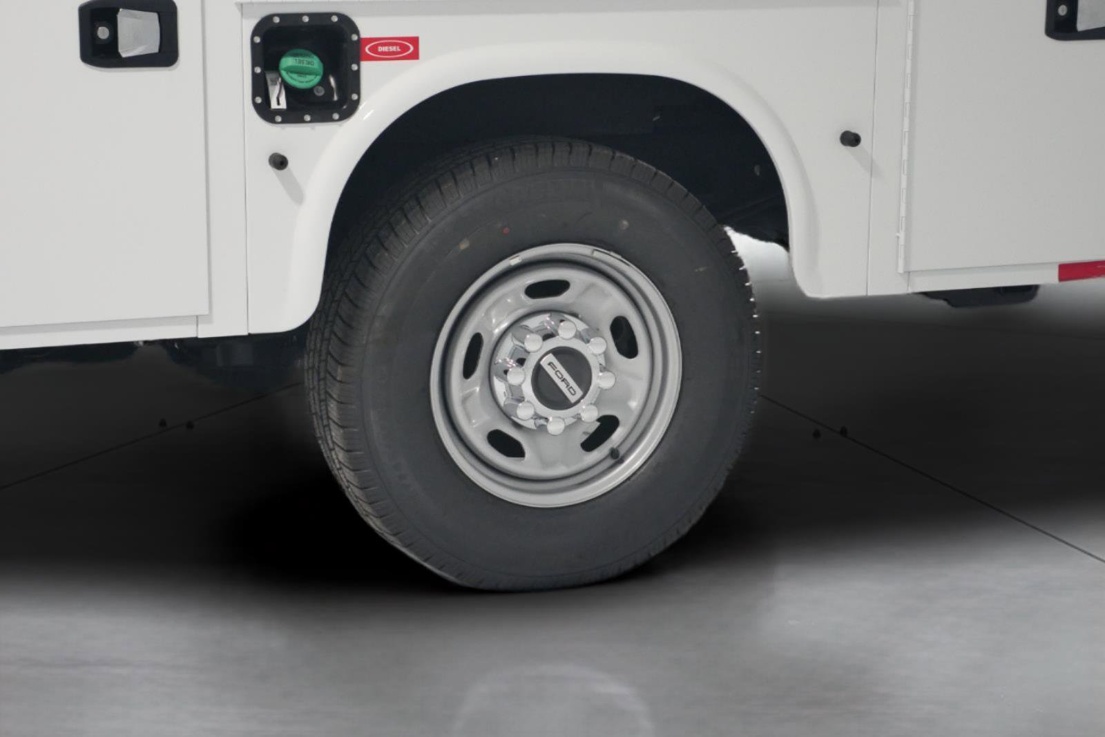 New 2025 Ford F250 XL w/ XL Chrome Package image 78