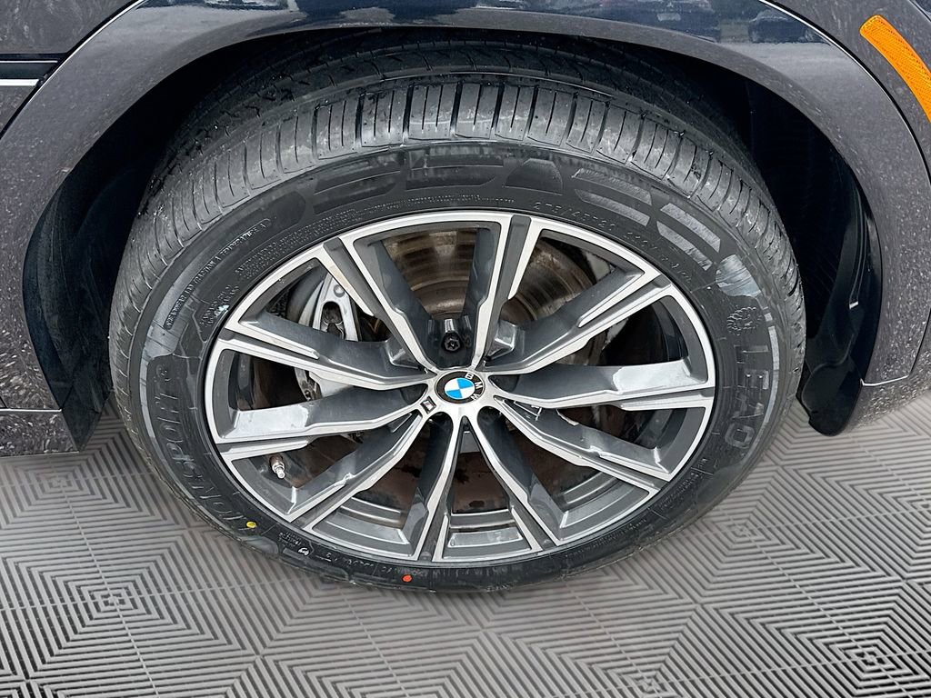 Used 2025 BMW X6 xDrive40i w/ Climate Comfort Package AWD/4WD image 32