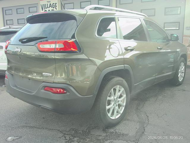 Used 2015 Jeep Cherokee Latitude AWD/4WD image 3