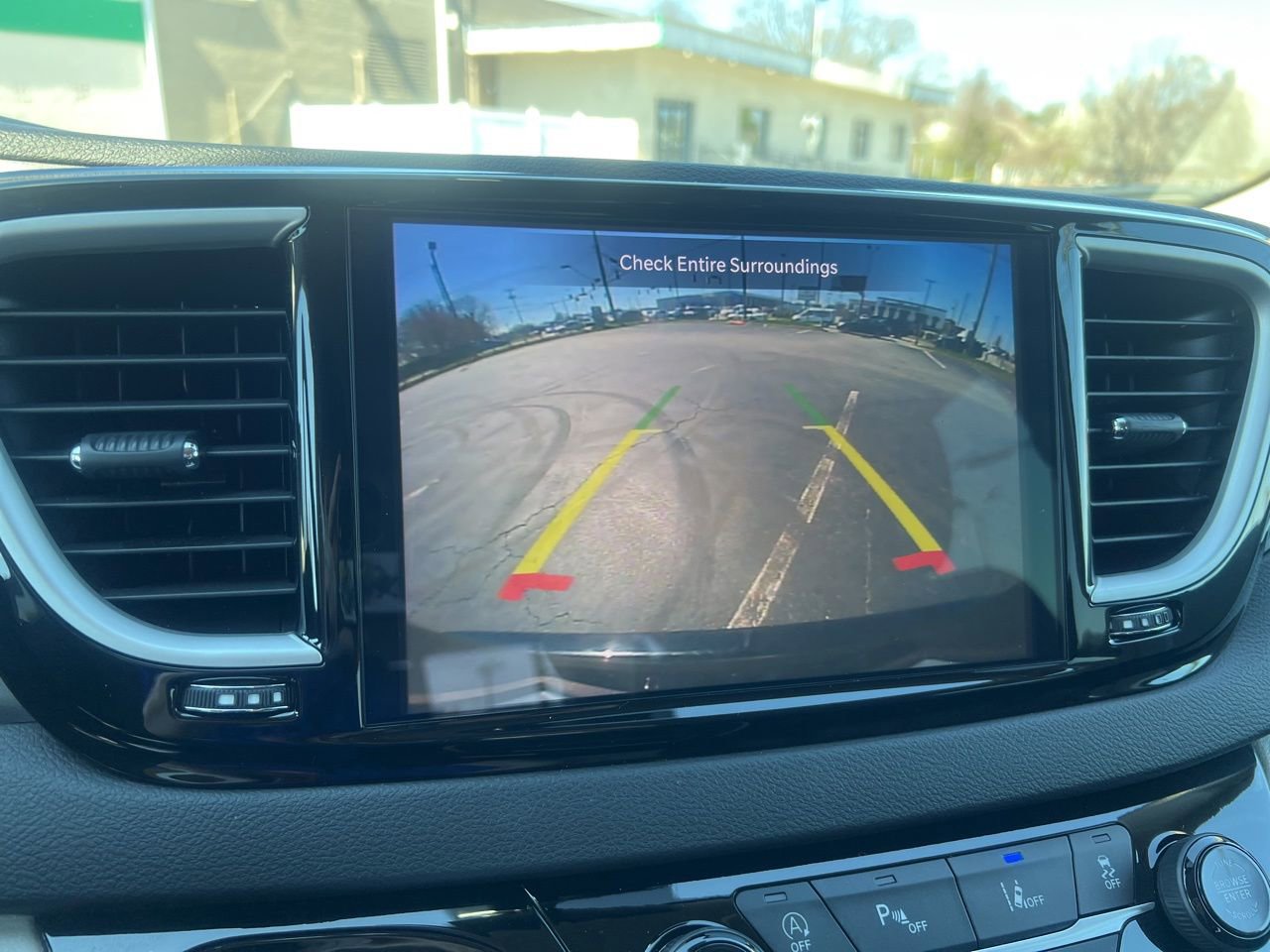 Used 2024 Chrysler Pacifica Touring-L image 28