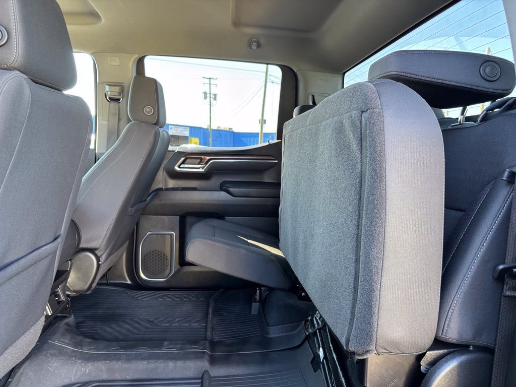 Used 2025 Chevrolet Silverado 1500 LT Trail Boss AWD/4WD image 18
