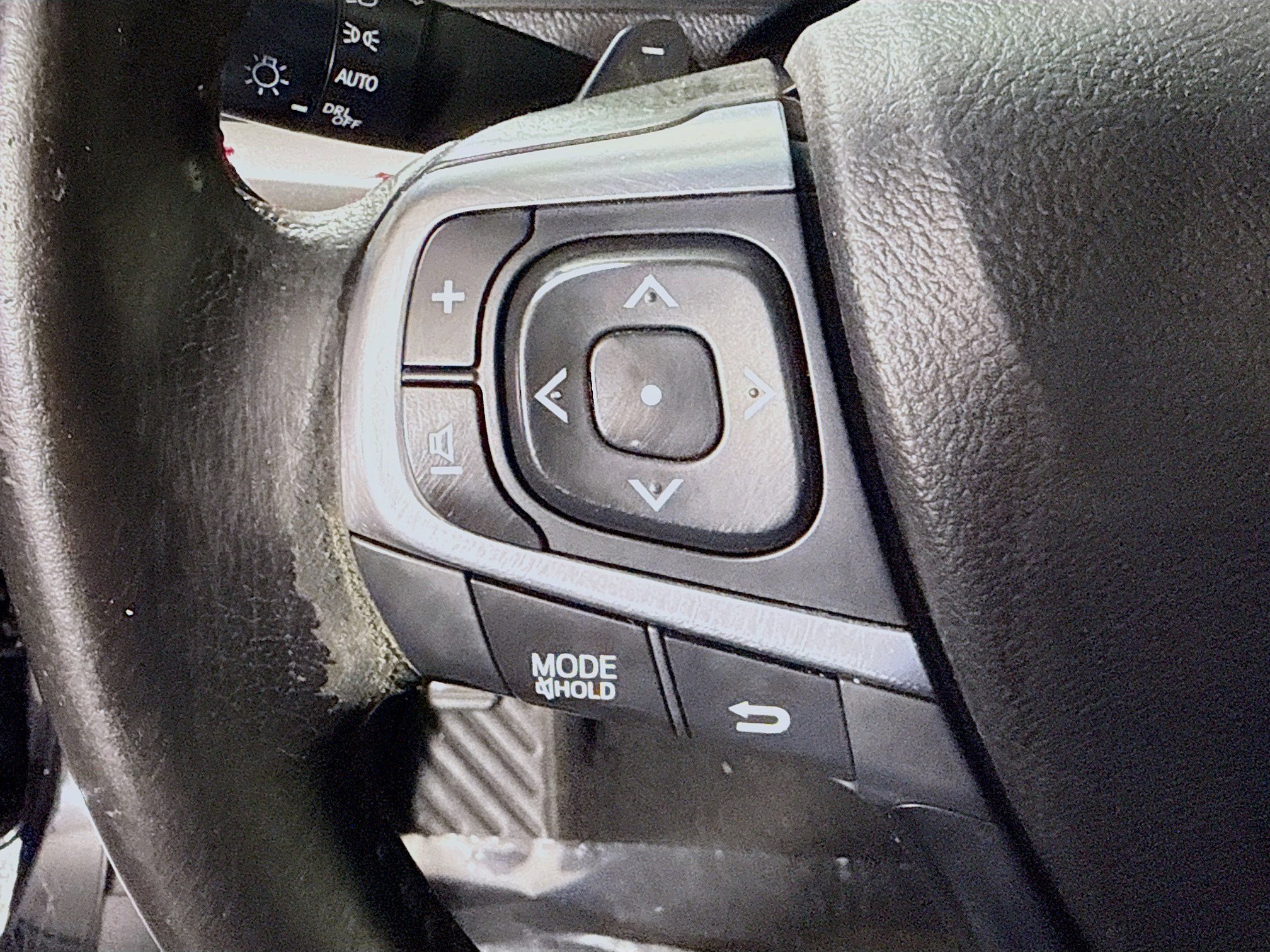 Used 2016 Toyota Camry SE image 14