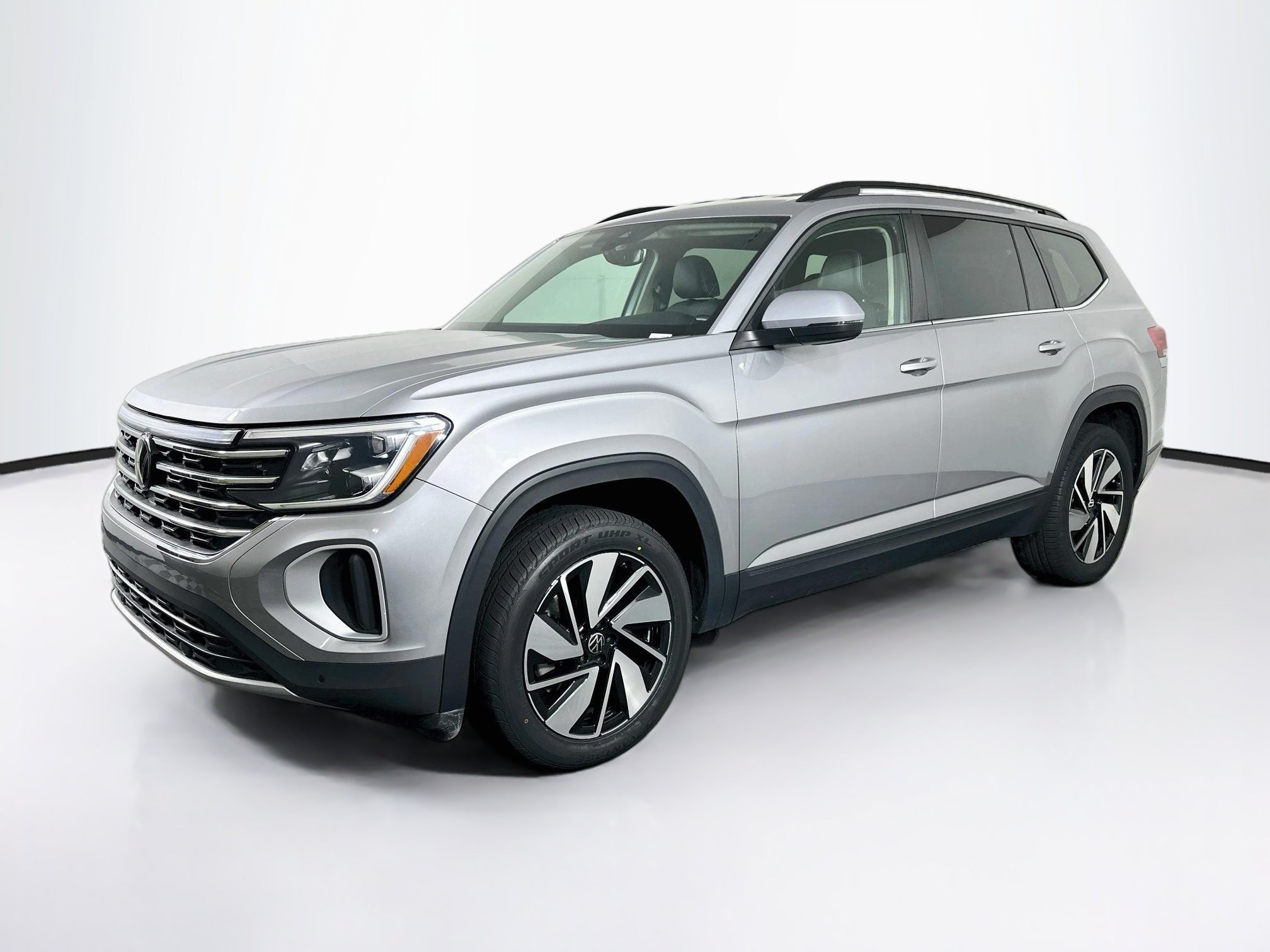 Used 2025 Volkswagen Atlas SE FWD image 3