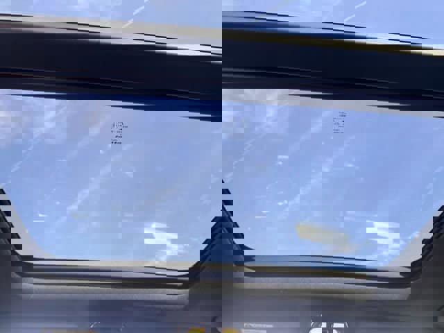 Used 2024 Volvo XC40 B5 Core image 13