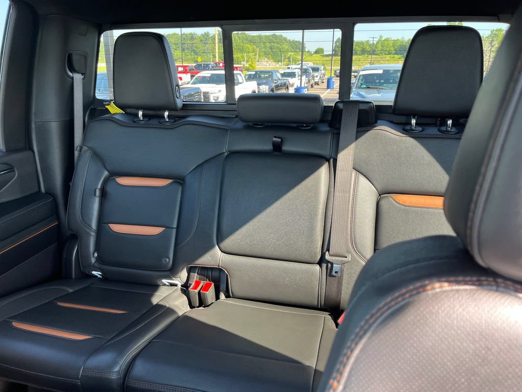 Used 2025 GMC Sierra 2500 AT4 w/ AT4 Premium Plus Package AWD/4WD image 12