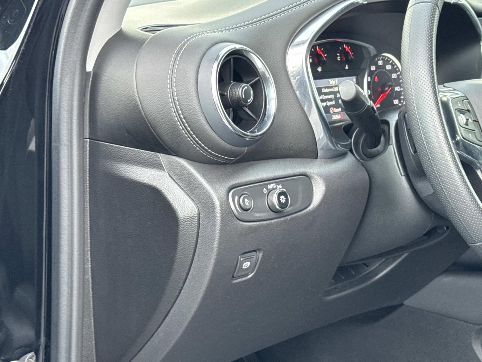 Used 2025 Chevrolet Blazer LT image 13