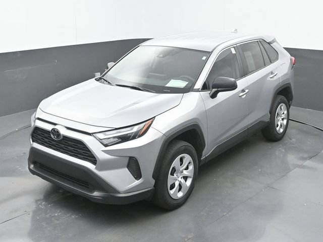 Used 2024 Toyota RAV4 LE FWD image 31