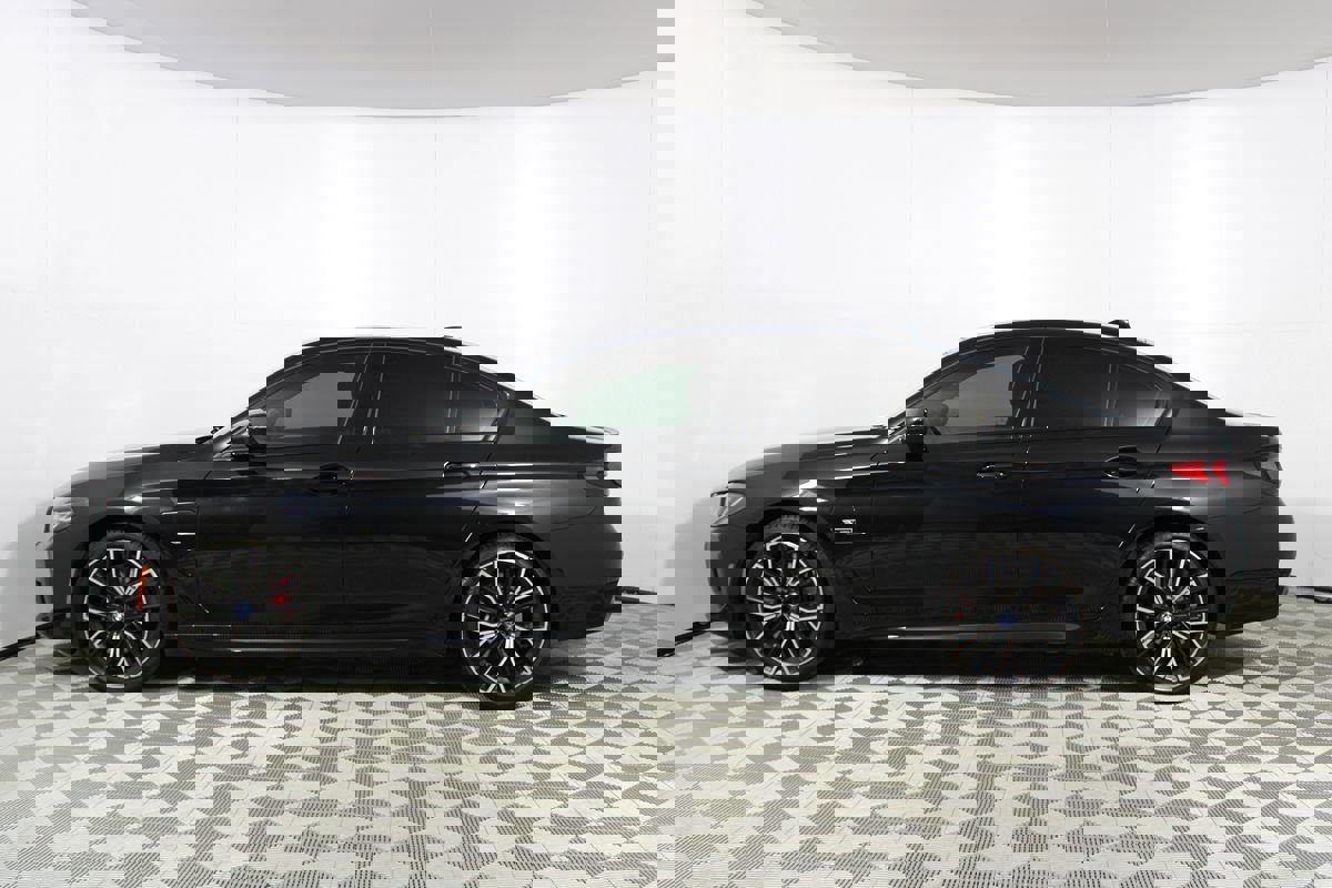 Used 2023 BMW 530e 530e w/ M Sport Package image 36