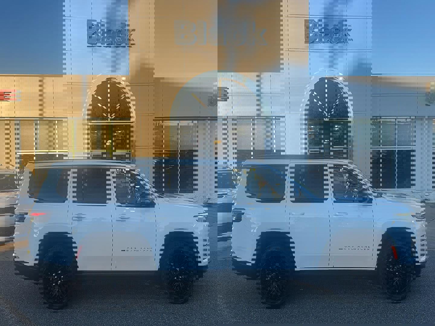 New 2026 Jeep Grand Wagoneer Limited AWD/4WD image 4