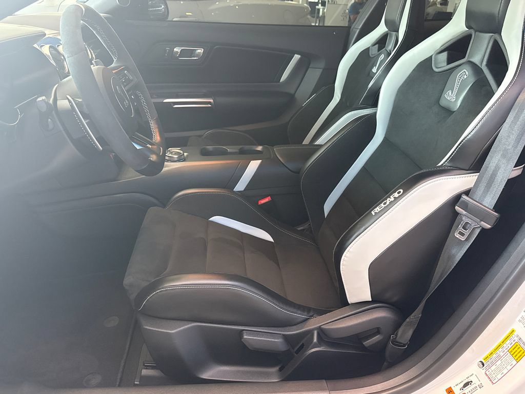 Used 2020 Ford Mustang Shelby GT500 w/ Carbon Fiber Track Pack RWD image 9