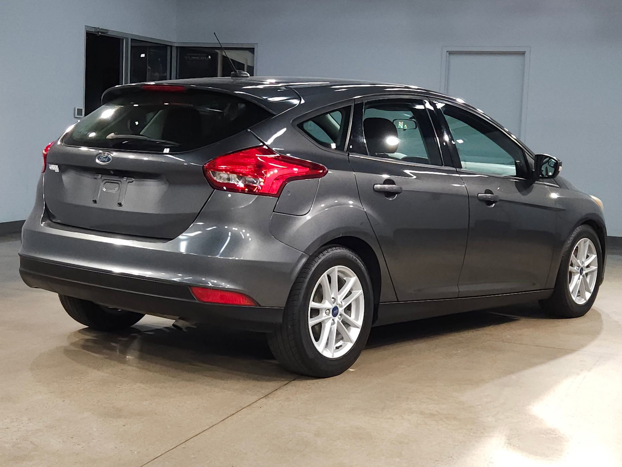 Used 2017 Ford Focus SE FWD image 7