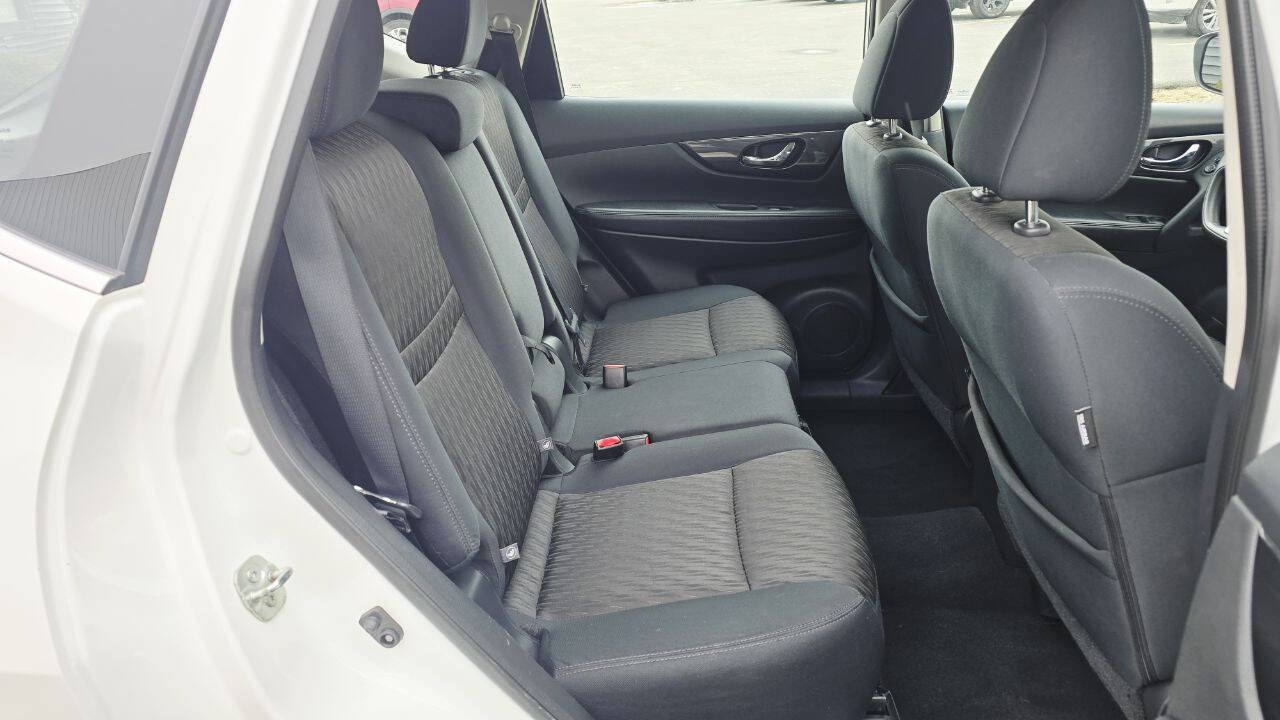 Used 2017 Nissan Rogue S image 13