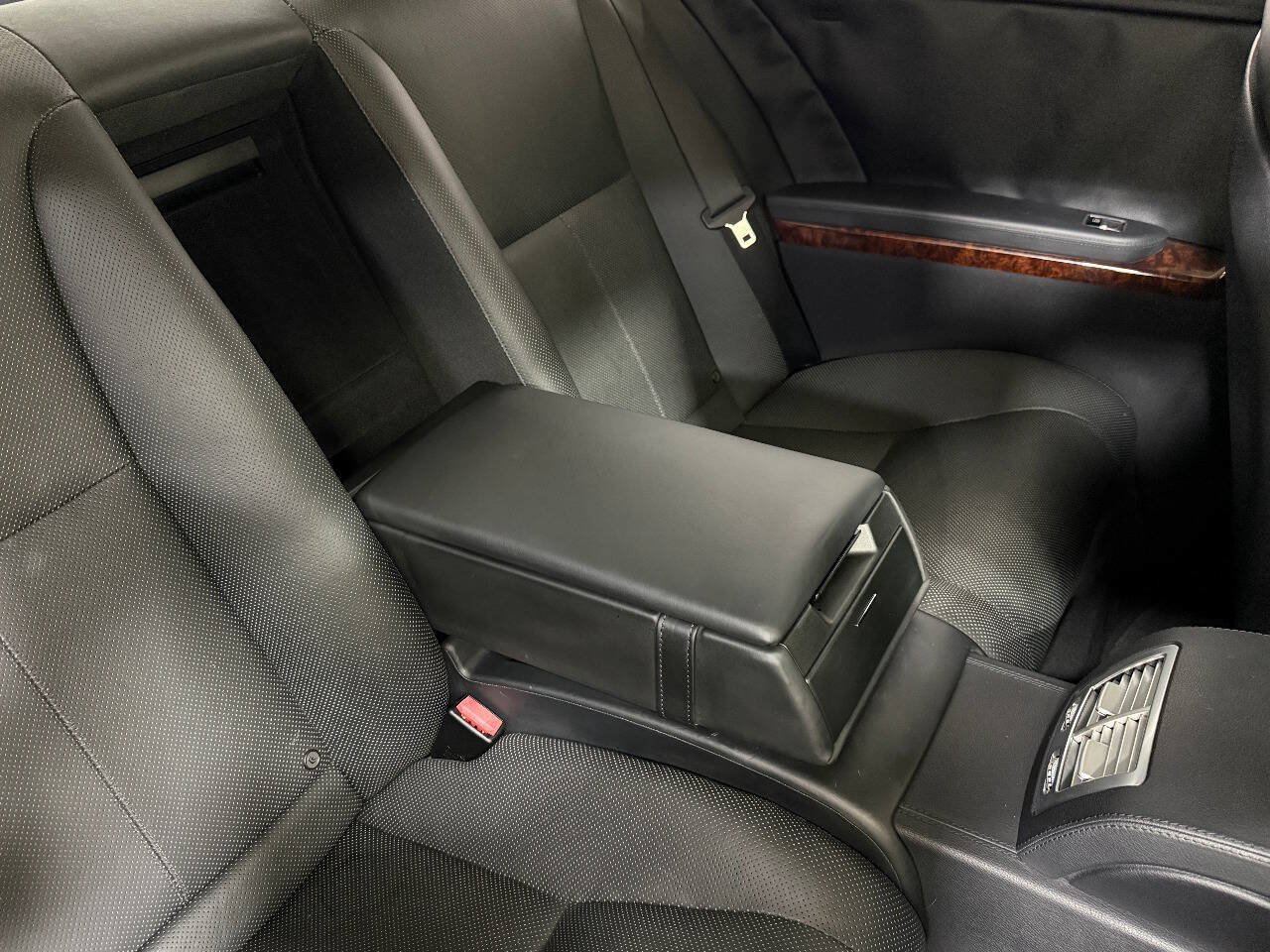 Used 2013 Mercedes-Benz CL 550 4MATIC w/ Sport Pkg image 32