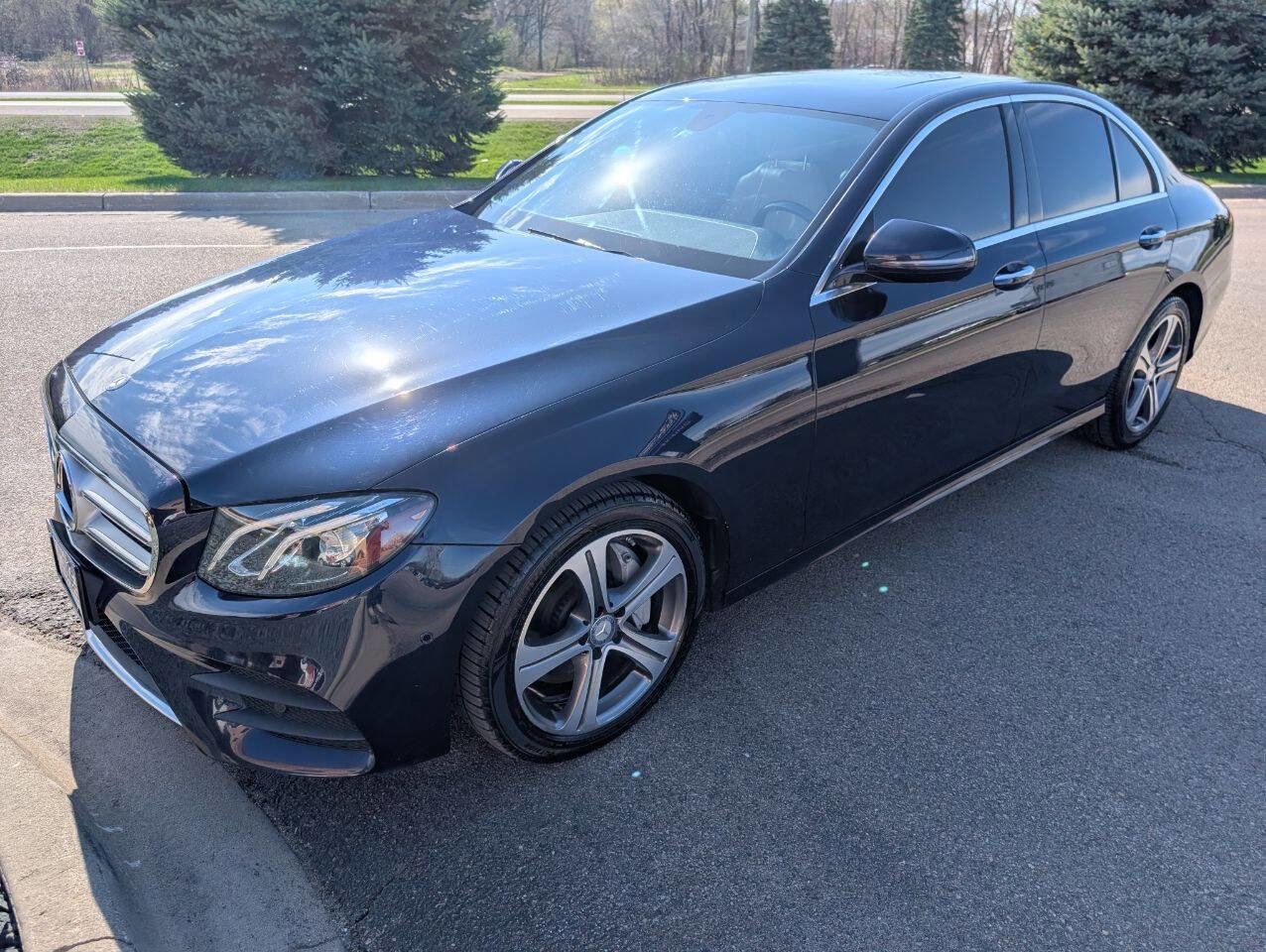 Used 2017 Mercedes-Benz E 300 4MATIC image 5