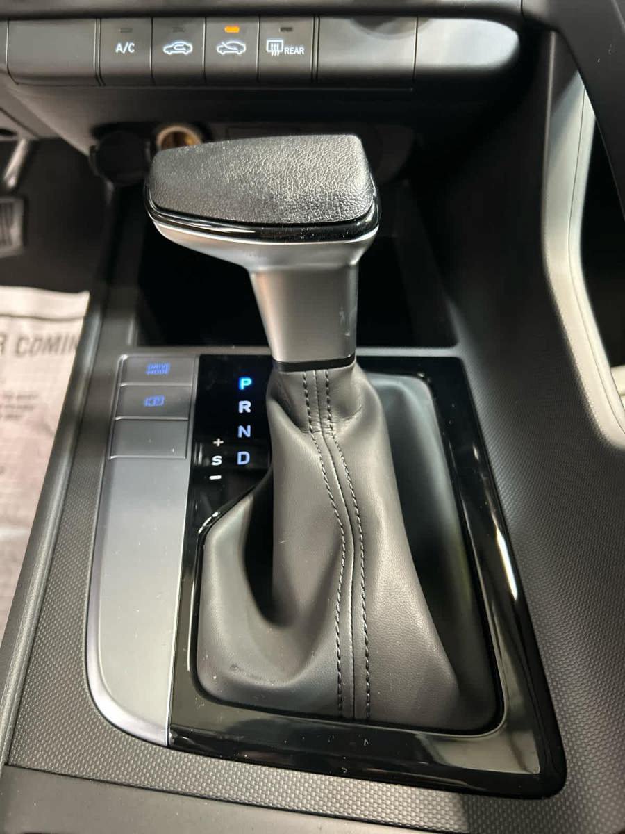 New 2026 Hyundai Elantra SE FWD image 7