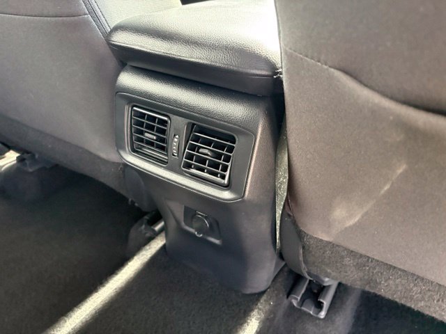 Used 2025 Toyota RAV4 LE AWD/4WD image 27