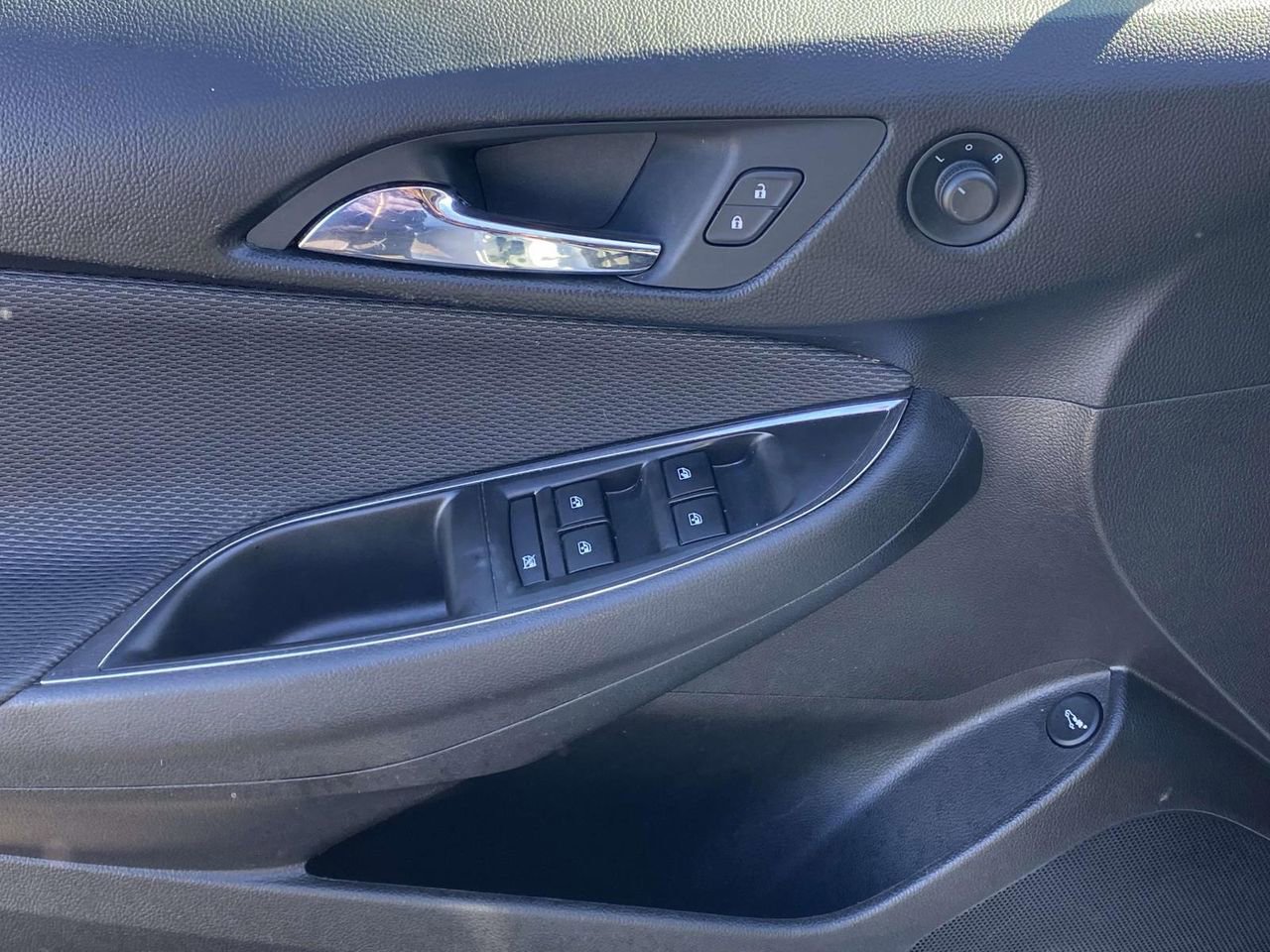 Used 2018 Chevrolet Cruze LS image 14