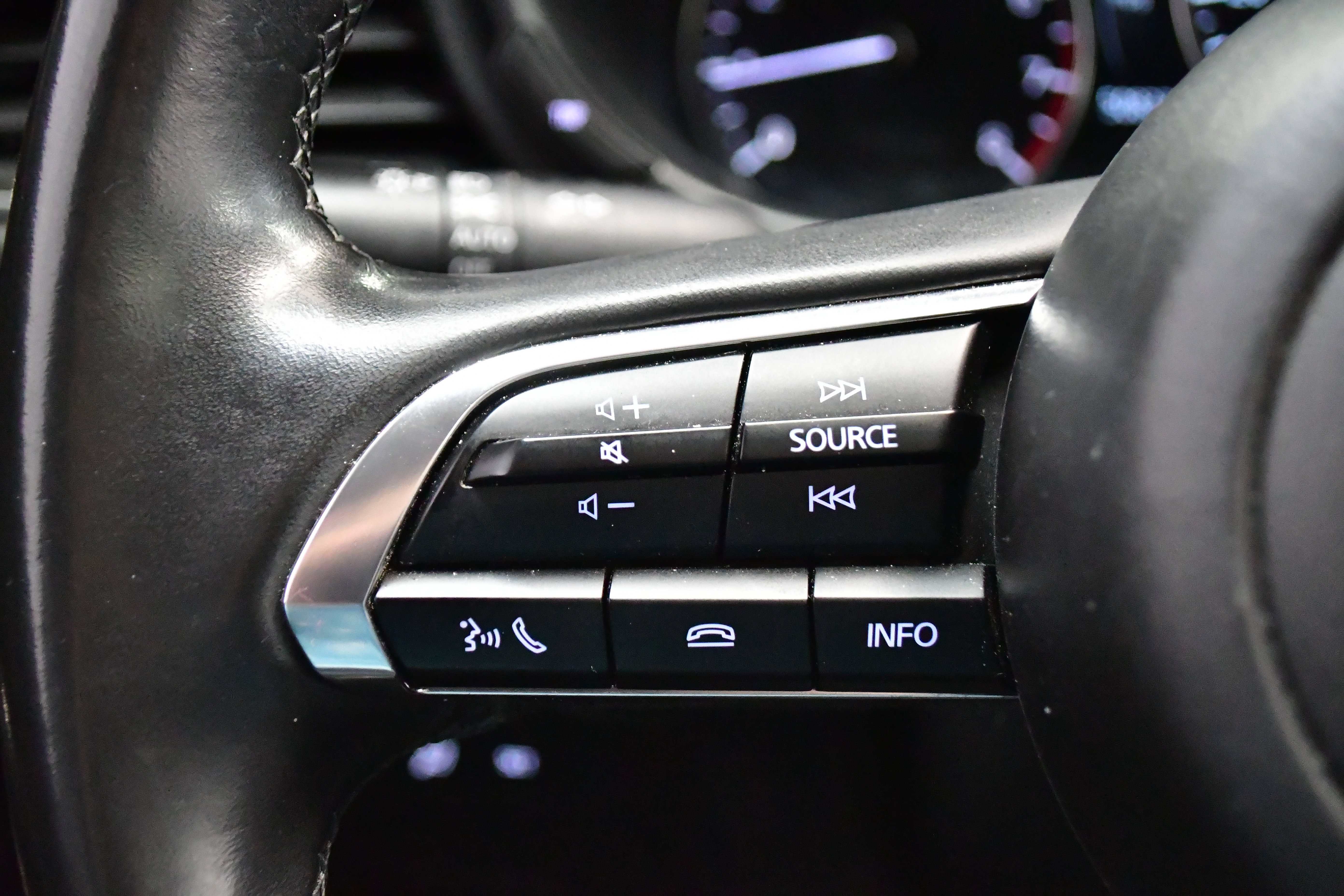 Used 2024 MAZDA CX-30 AWD 2.5 S w/ Premium Package image 41