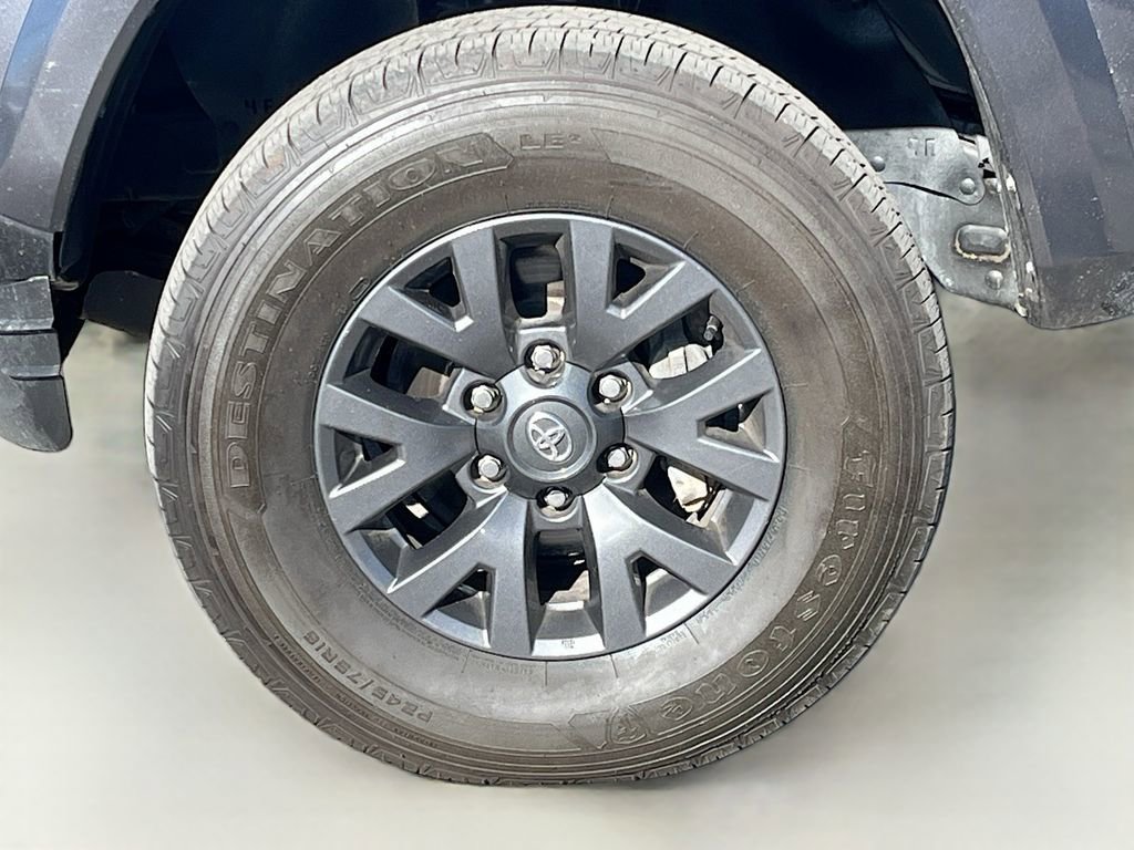 Used 2023 Toyota Tacoma SR5 w/ Technology Package image 28