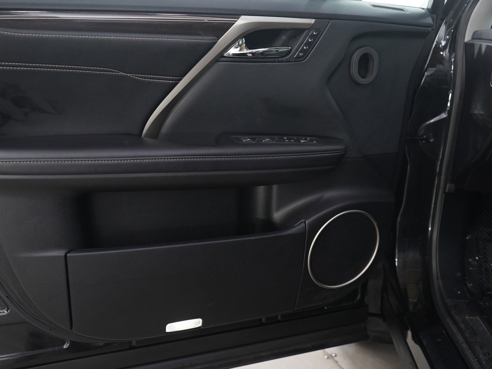 Used 2019 Lexus RX 450h AWD w/ Luxury Package image 21