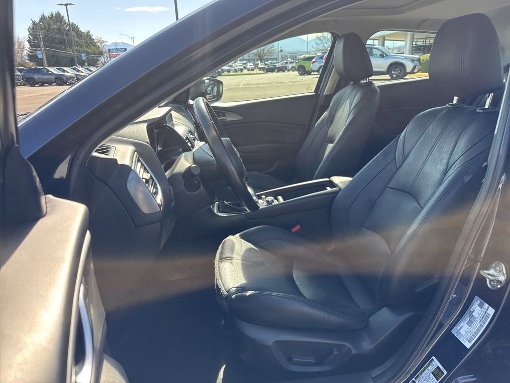 Used 2018 MAZDA MAZDA3 Grand Touring w/ Premium Equipment Package image 10