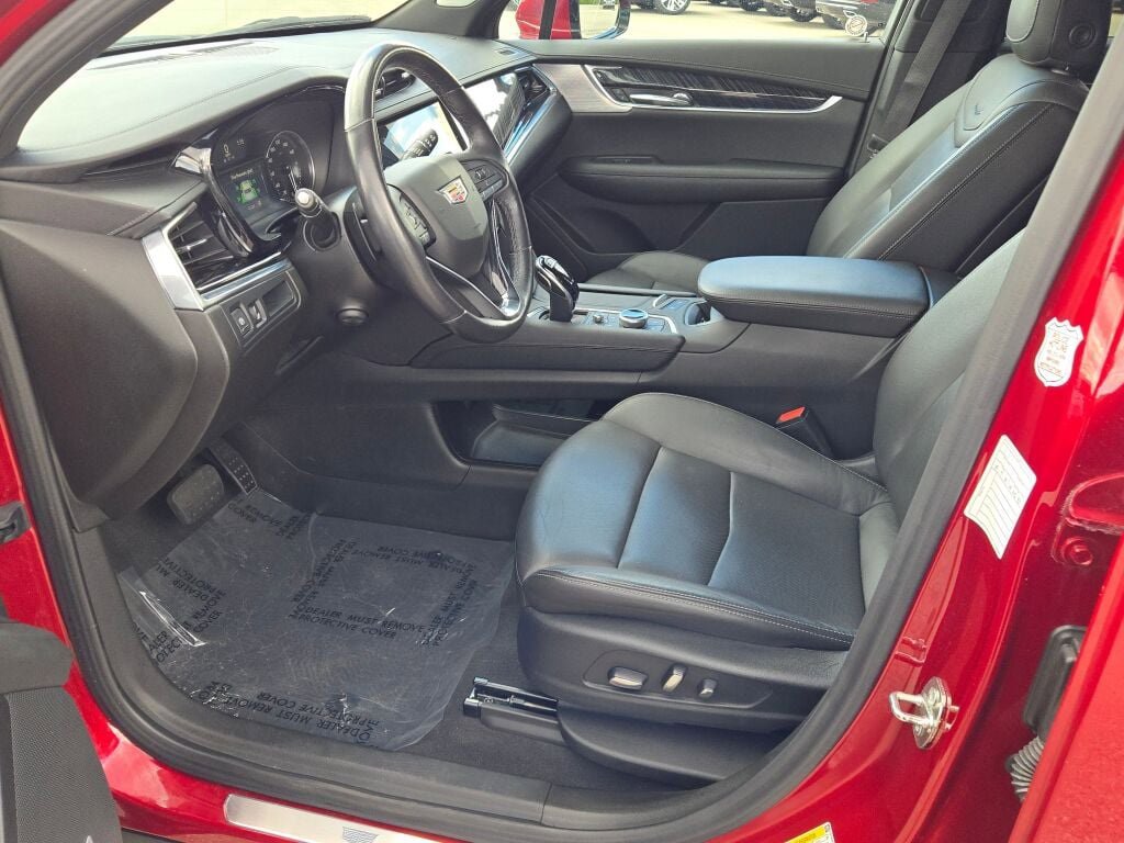 Used 2023 Cadillac XT6 Premium Luxury image 26