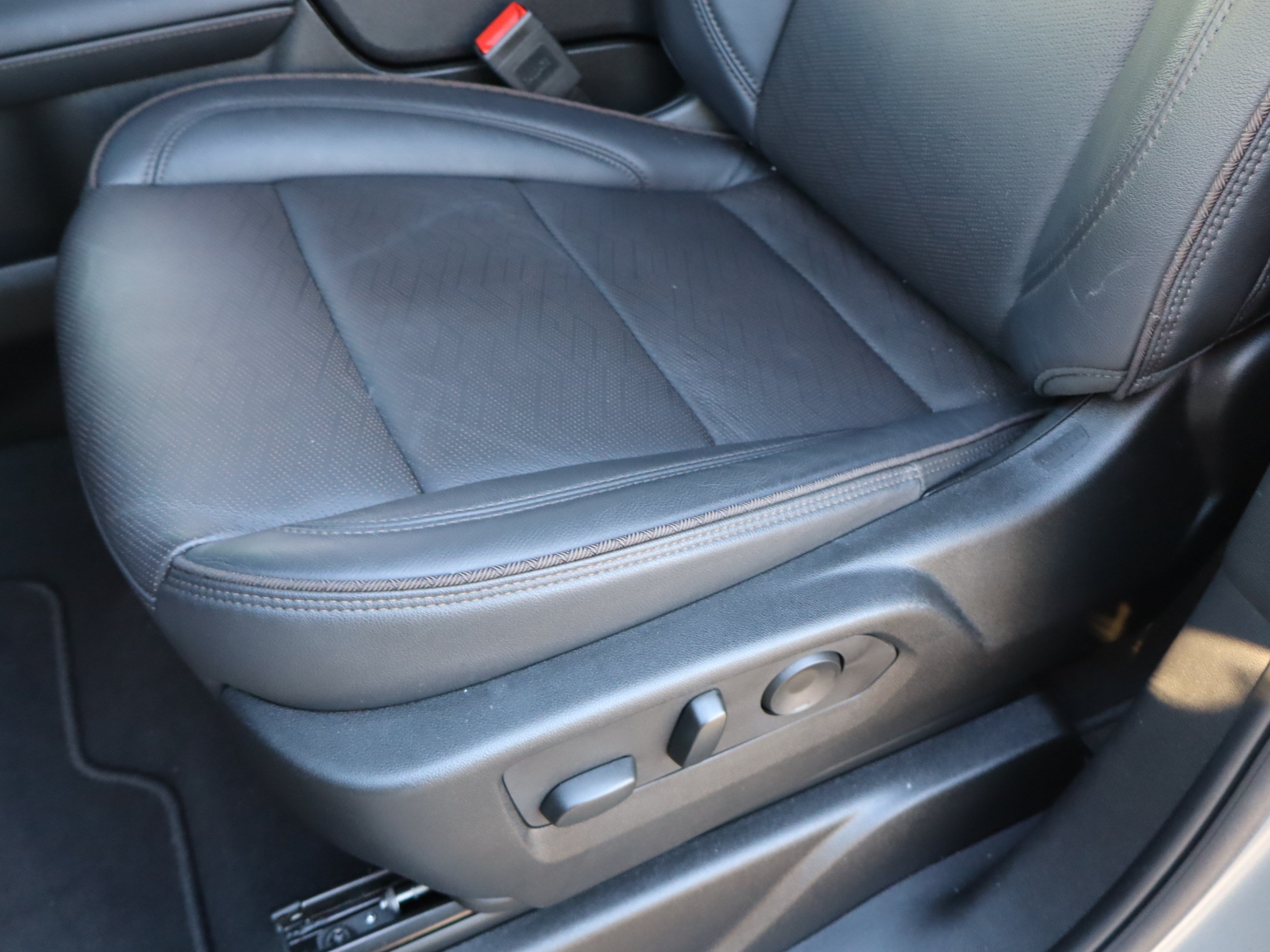 Used 2024 Chevrolet Tahoe High Country RWD image 20