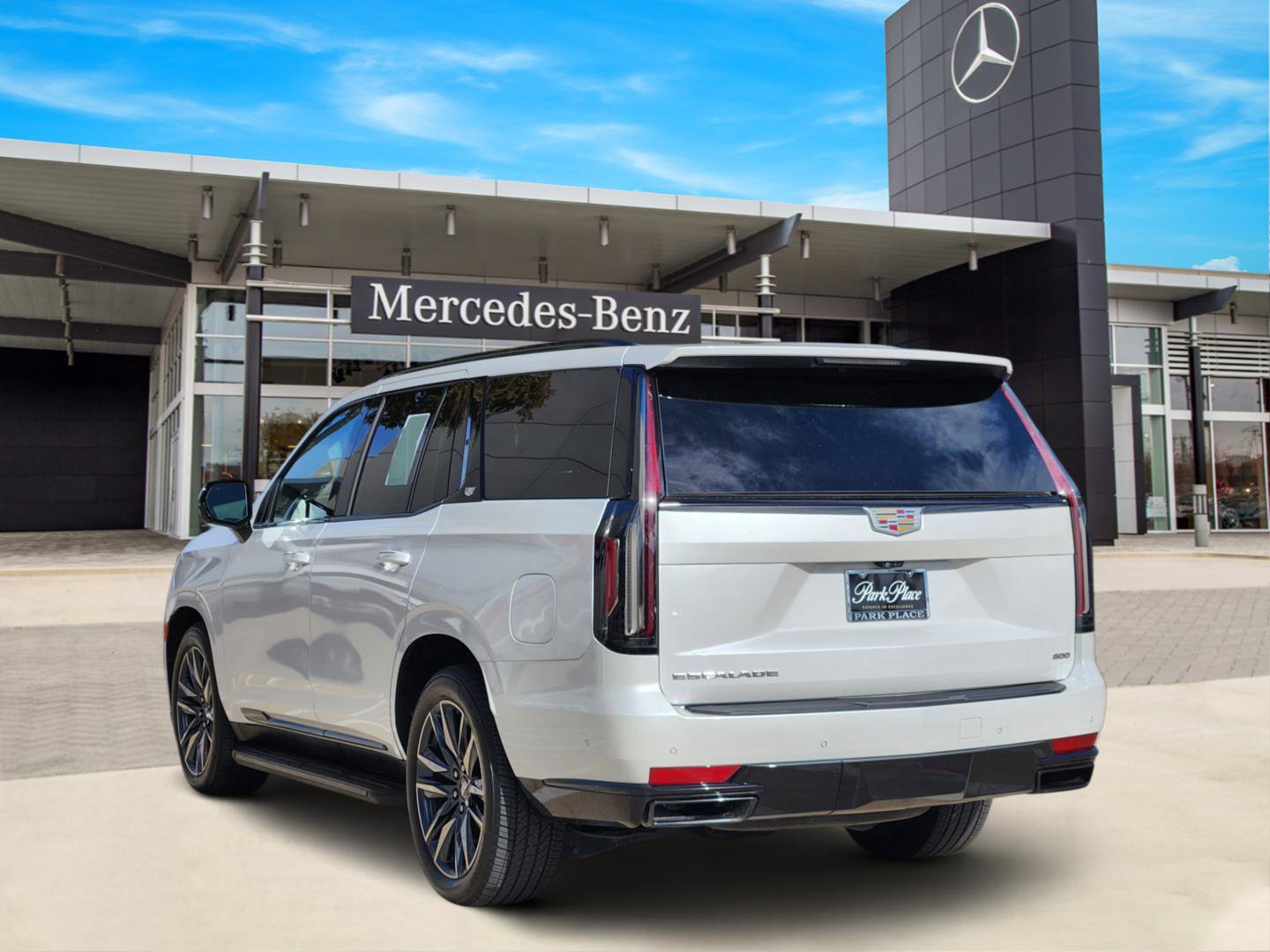 Used 2022 Cadillac Escalade Sport Platinum image 4