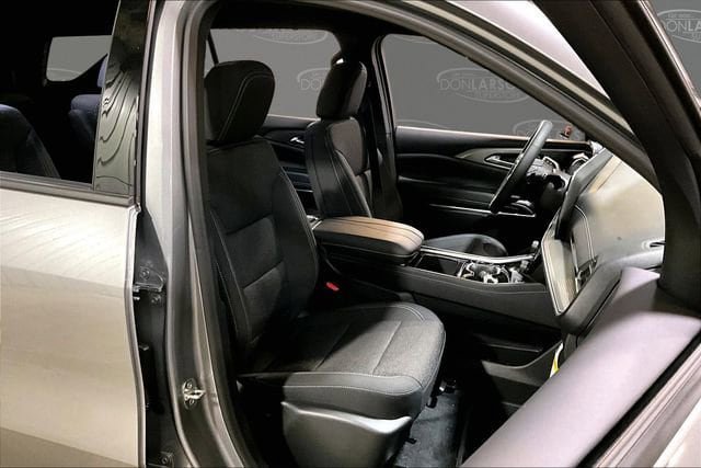 New 2026 Chevrolet Traverse LT w/ Midnight/Sport Edition AWD/4WD image 10