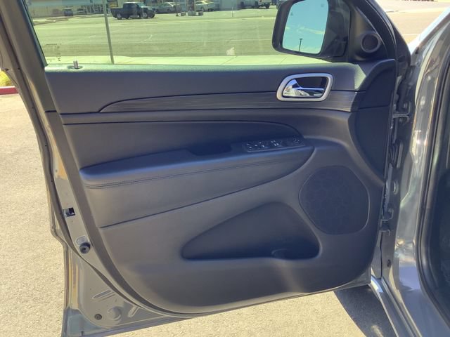 Used 2019 Jeep Grand Cherokee Altitude AWD/4WD image 9