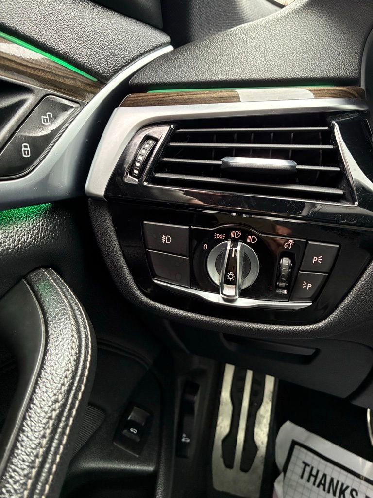 Used 2019 BMW 530i xDrive w/ M Sport Package image 24