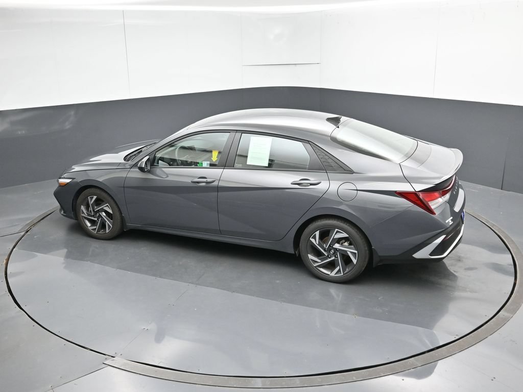 Certified 2025 Hyundai Elantra Sport FWD image 50