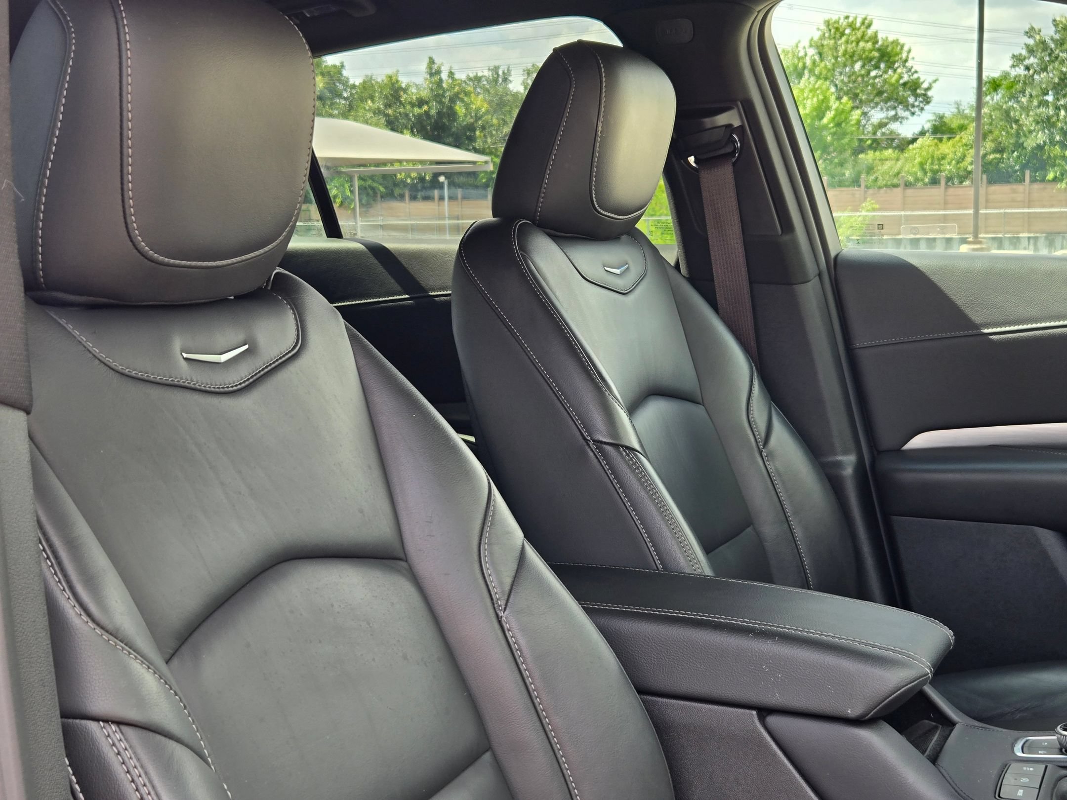 Used 2024 Cadillac XT4 Premium Luxury FWD image 31