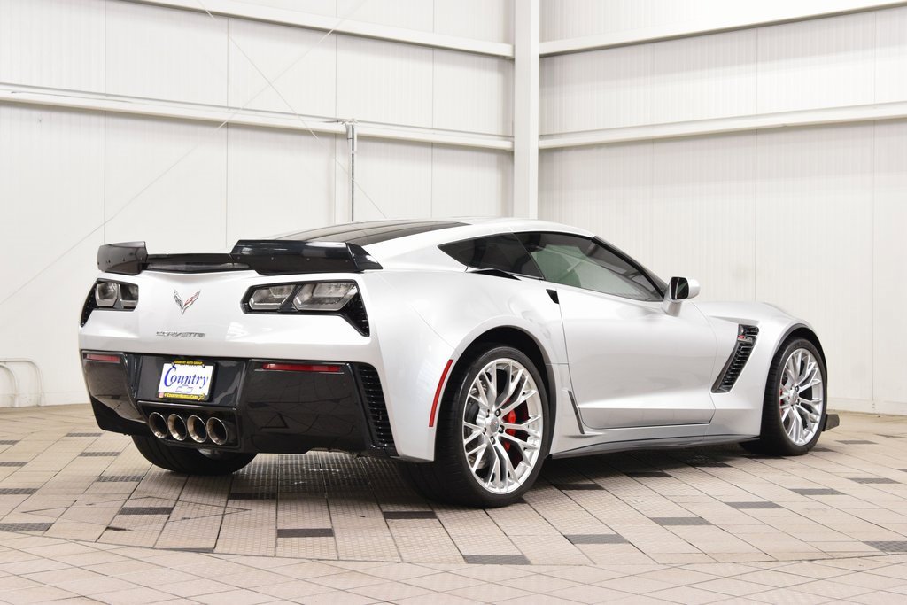 Used 2015 Chevrolet Corvette Z06 w/ 3LZ Preferred Equipment Group image 11
