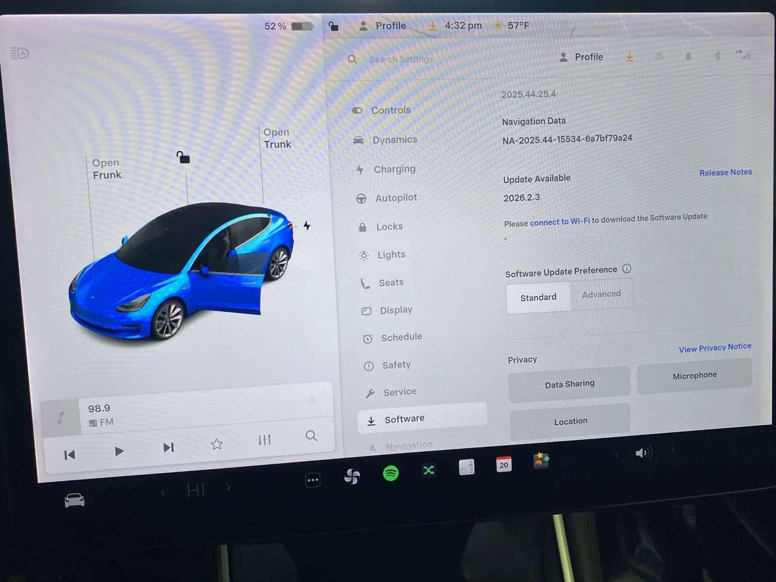 Used 2017 Tesla Model 3 Long Range RWD image 14