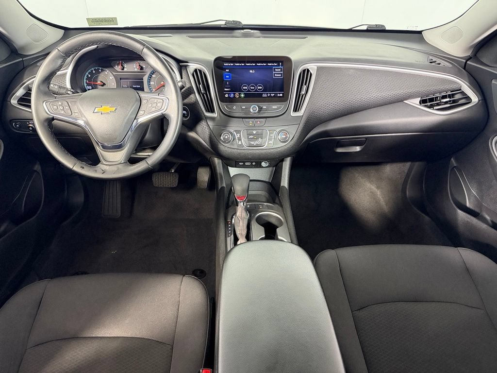 Used 2025 Chevrolet Malibu RS FWD image 12