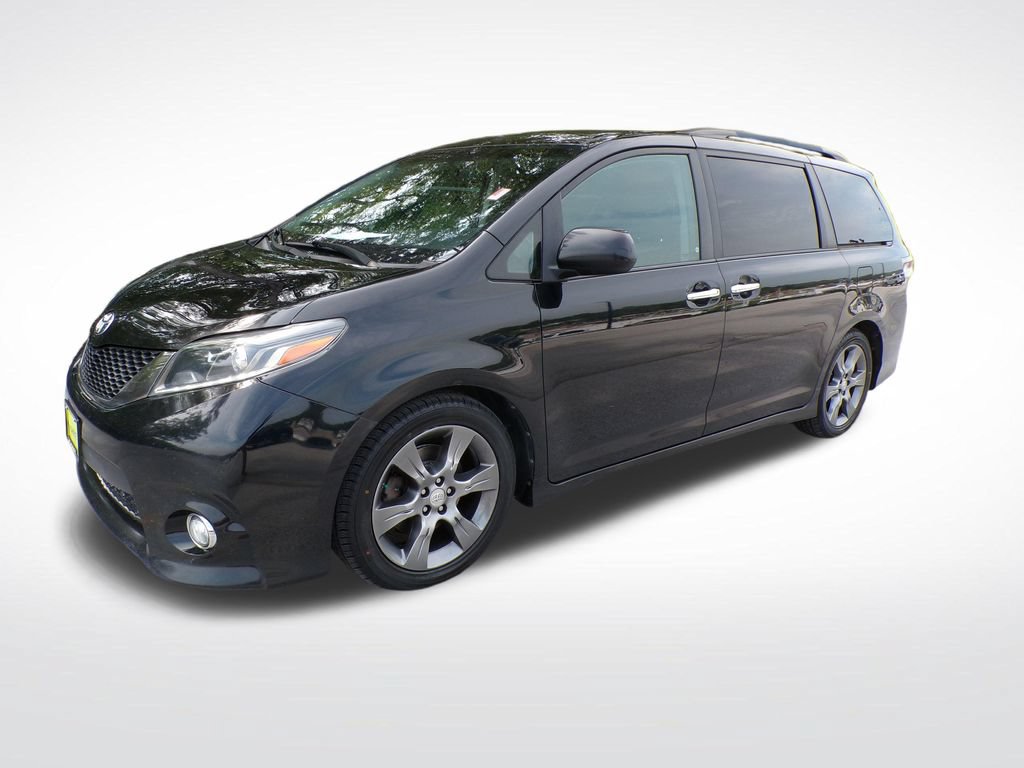 Used 2016 Toyota Sienna SE FWD image 2