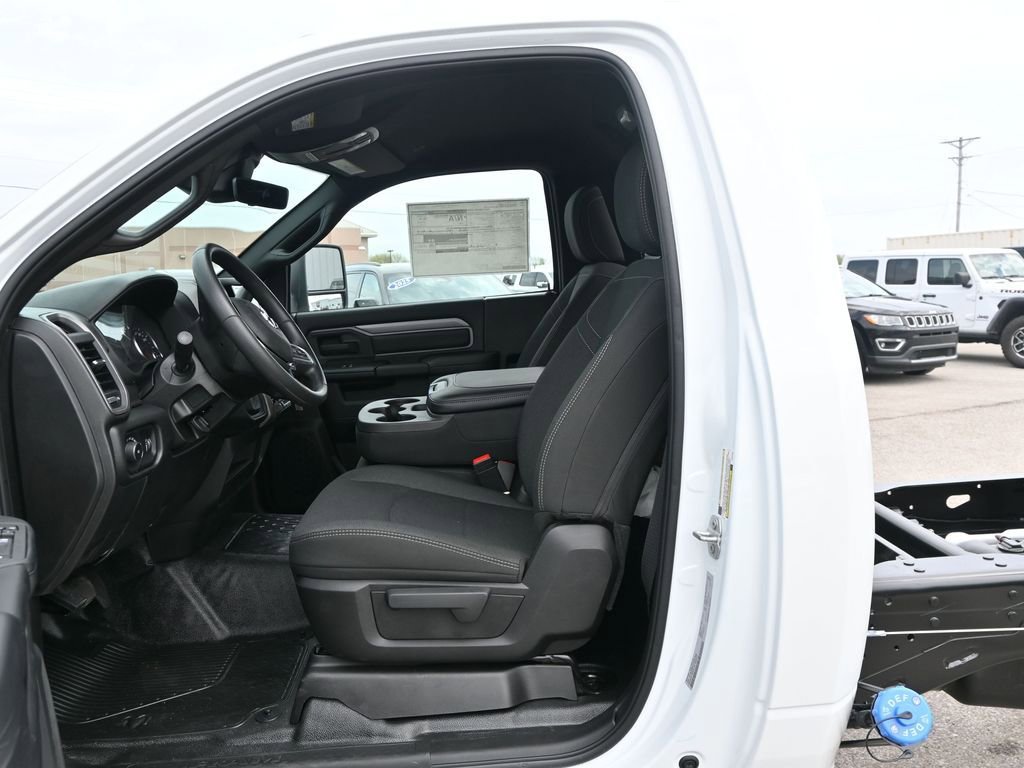 New 2026 RAM 5500 Tradesman AWD/4WD image 7