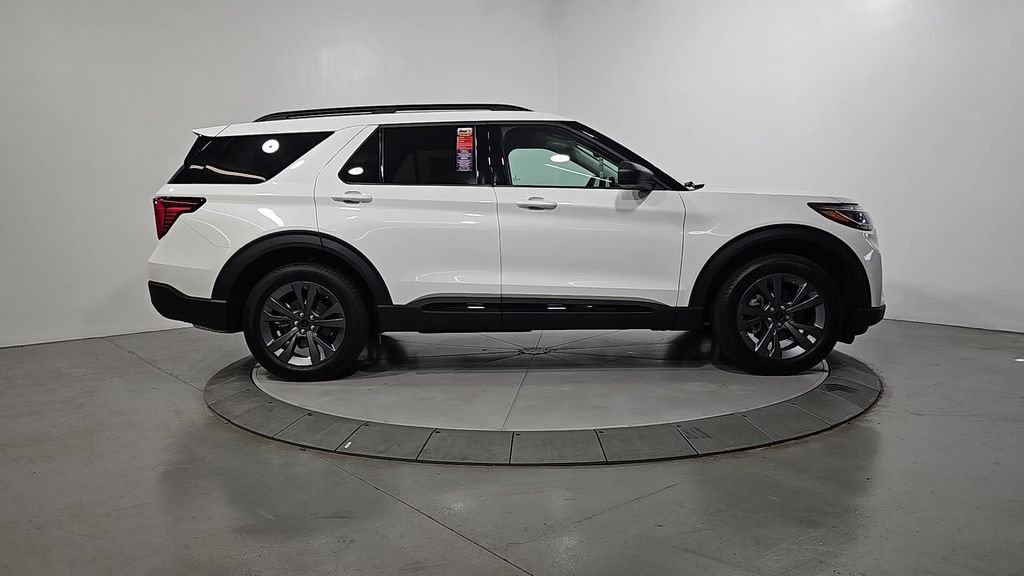 Used 2026 Ford Explorer Active w/ Active Comfort Package AWD/4WD image 7